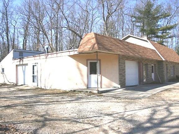 3rd image of 5277 N Clare Ave