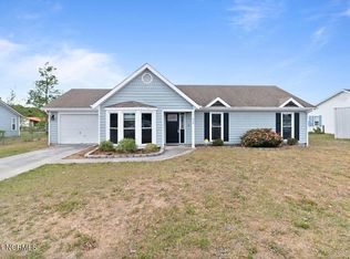 638 Sand Ridge Rd, Hubert, NC 28539
