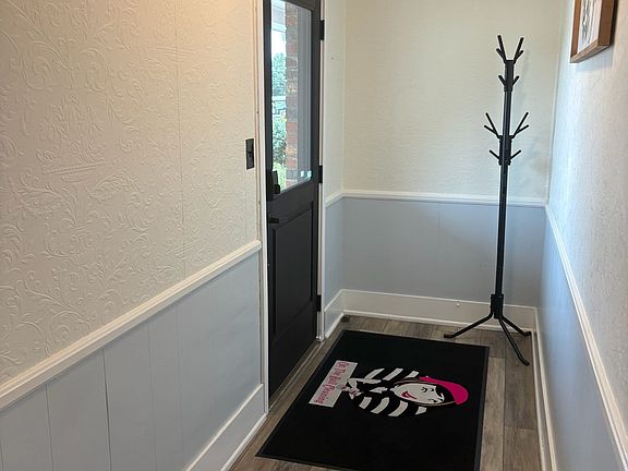 4th image of 204 Rogosin Dr #1