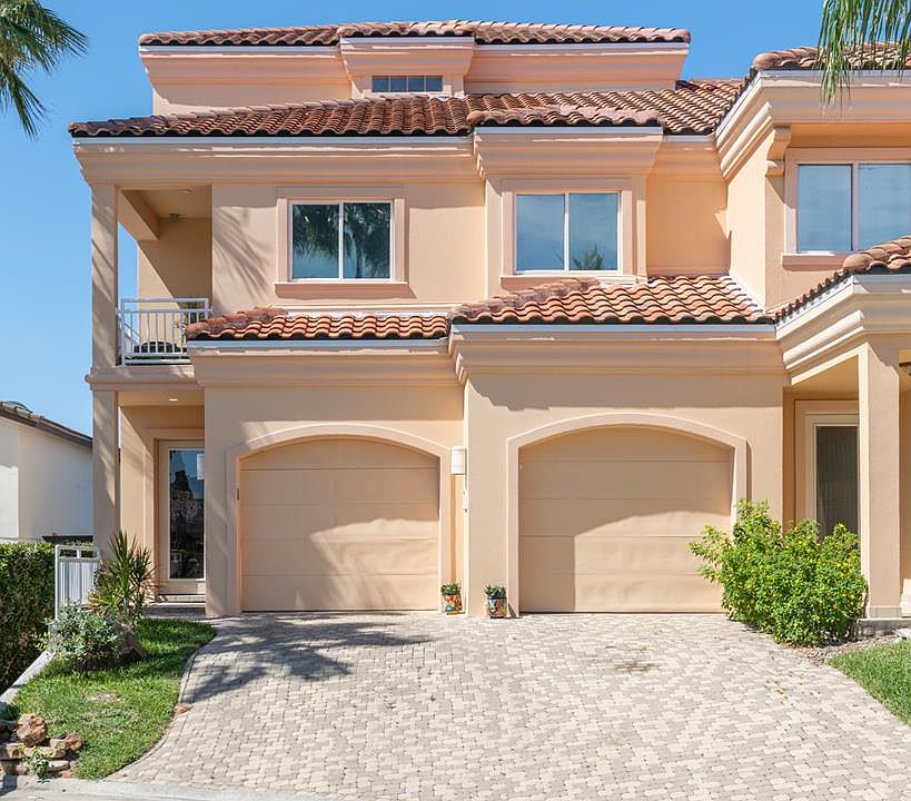 1st image of 6101 Laguna Cir N