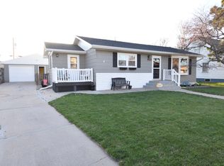 2806 I Ave, Kearney, NE 68847