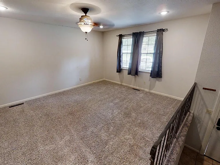 11124 N Harrison St — Photo 9