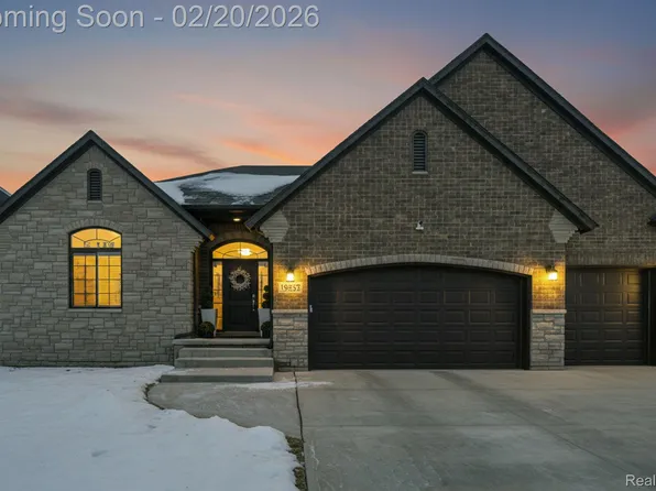 19853 Chase Dr, Macomb, MI 48042