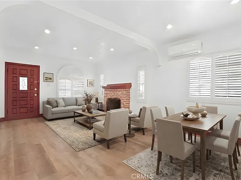 236 W Arbor Vitae St — Photo 6