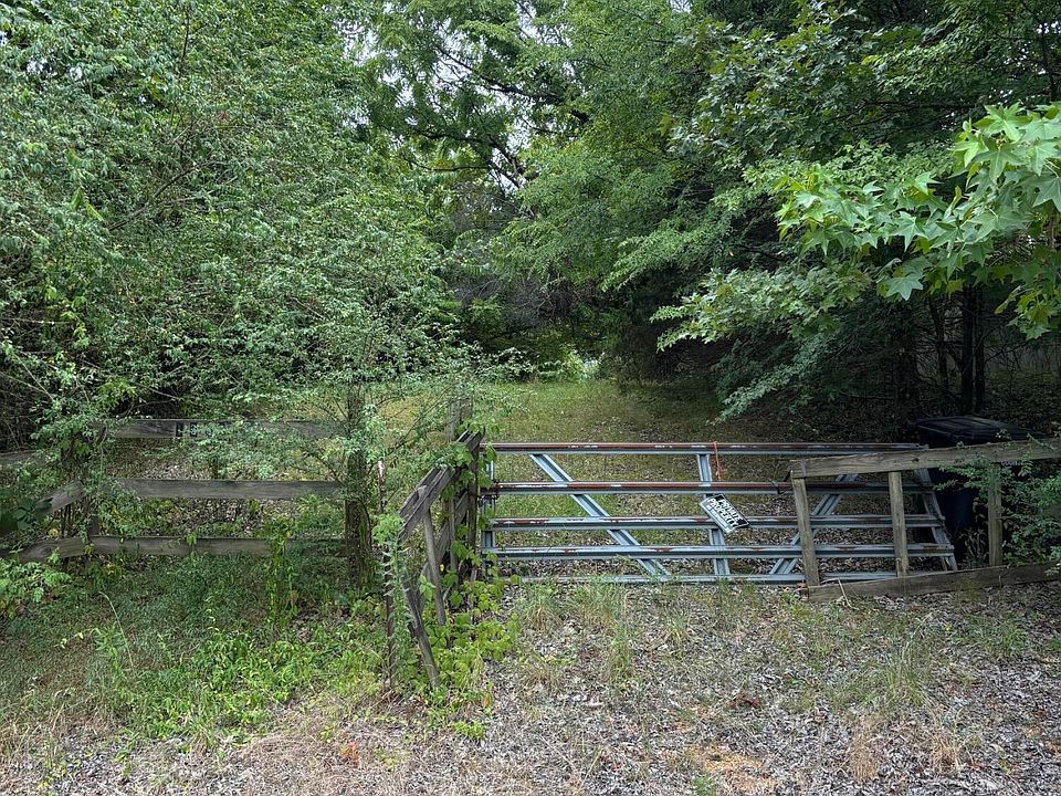 1st image of 1360 Dallas Rd