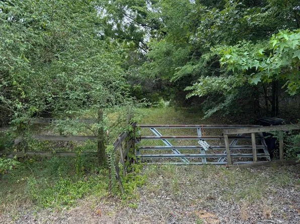 1360 Dallas Rd, Sarah, MS 38665