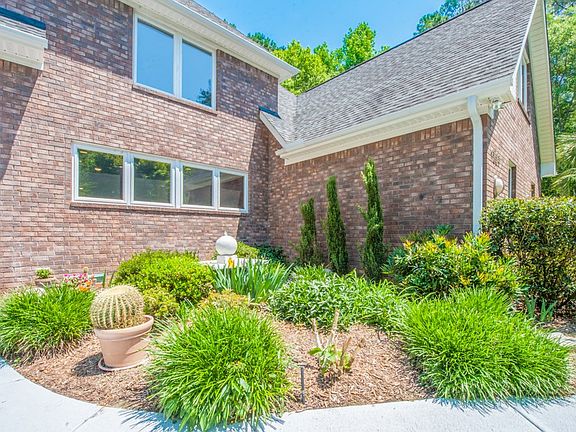 3rd image of 1009 Blackheath Ct