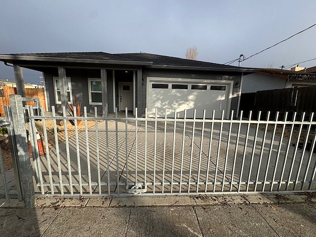 1st image of 495 Gertrude Ave
