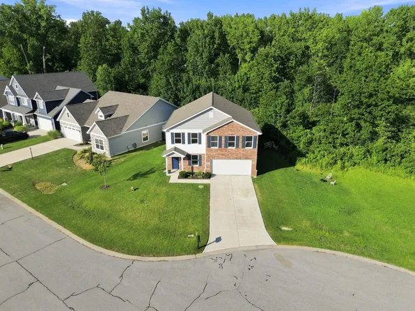 1035 Blue Lake Cir, Chesterton, IN 46304