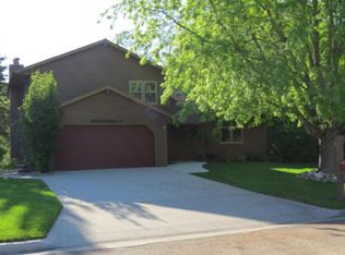 106 18th Ave NE, Jamestown, ND 58401