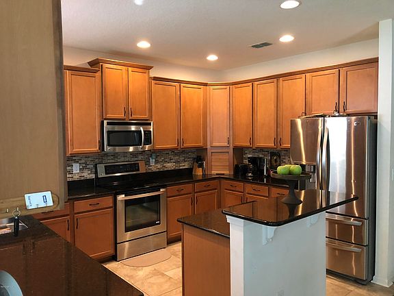 5th image of 320 W Adelaide Dr
