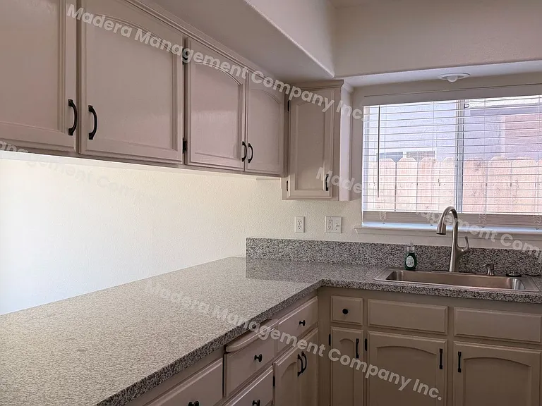 636 Macadamia Ave — Photo 8