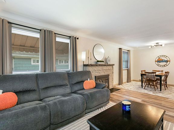 2nd image of 54525 28th St