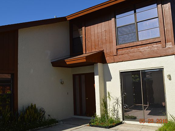 2nd image of 10305 Fernglen Pl