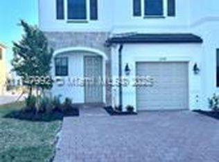3338 W 112th St, Hialeah, FL 33018
