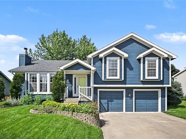 1752 Ray St, Liberty, MO 64068