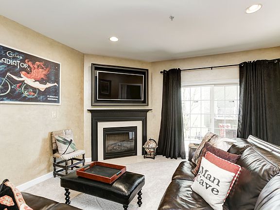 4th image of 9707 Northern Lakes Ln #17