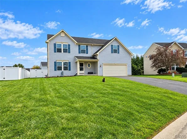 5555 Perth Crse, Clay, NY 13041