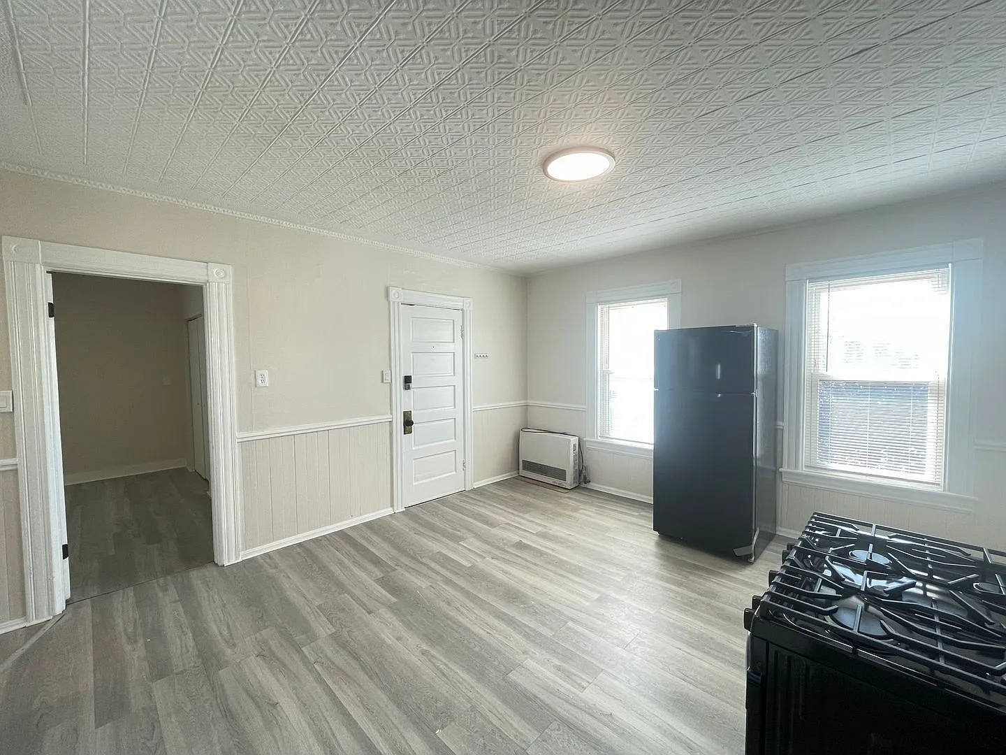 4 bed, 1.0 bath, $2,295 — Photo 3
