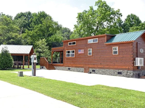 453 Golden Nugget Rd, Blairsville, GA 30512