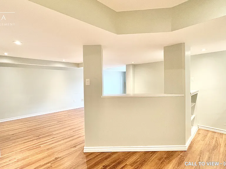 569 Blythwood Sq #2 — Photo 3