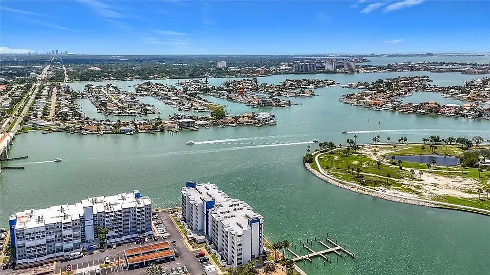 Amazing Waterfront getaway — Photo 2