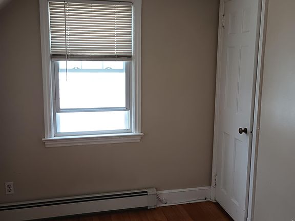 5th image of 319 Lincoln Ave