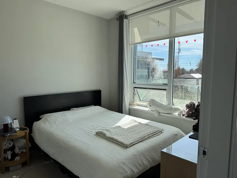 5033 Cambie St #216 — Photo 6