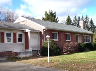 11 Dwight St, Hatfield, MA 01038