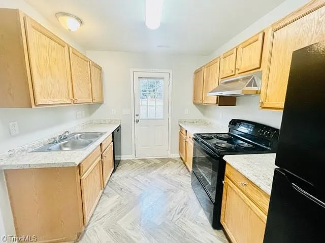 405 N Dudley St — Photo 8