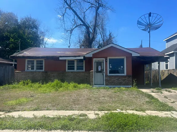 1811 Lauradale Dr, New Orleans, LA 70114