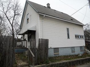 1324 S 21st St, Milwaukee, WI 53204