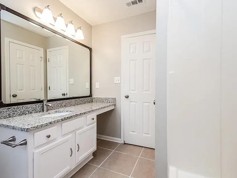 630 W Mnr — Photo 11