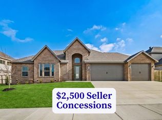1210 Fierce Ln, Centerton, AR 72719