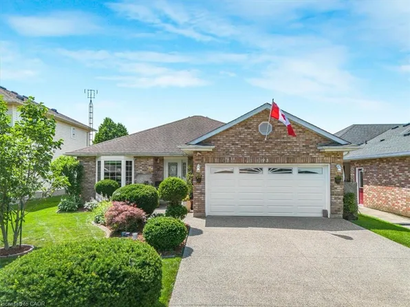 93 Wellandvale Dr, Welland, ON L3C 7C6