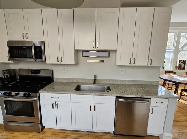 2427 N Kedzie Blvd #3N, Chicago, IL 60647
