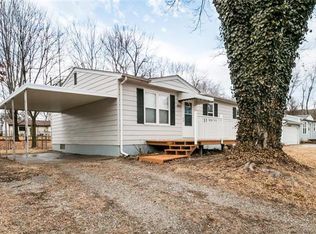 6611 Old Collinsville Rd, Fairview Heights, IL 62208