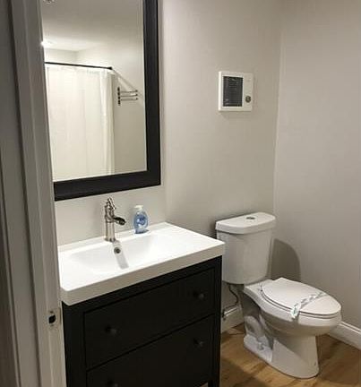 Deluxe Bathroom