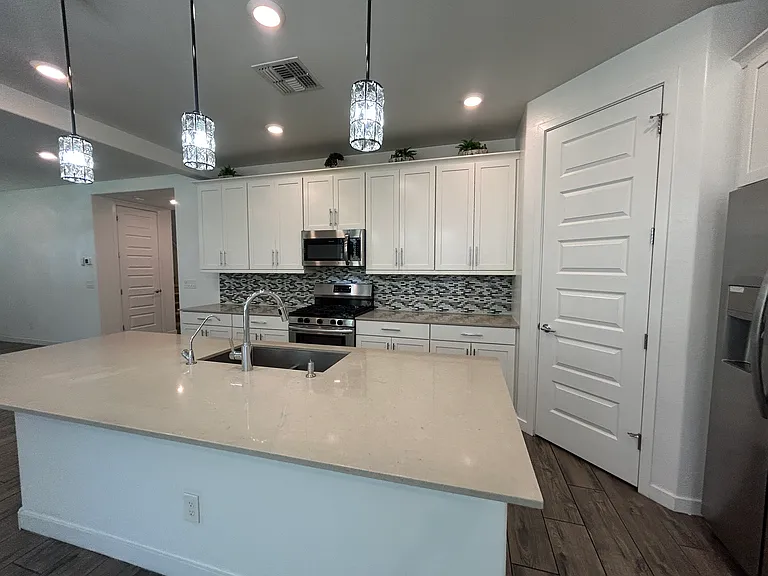 1146 E Weatherby Way — Photo 19
