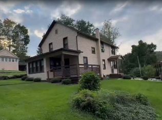 212 Mountain Rd, Clarks Summit, PA 18411