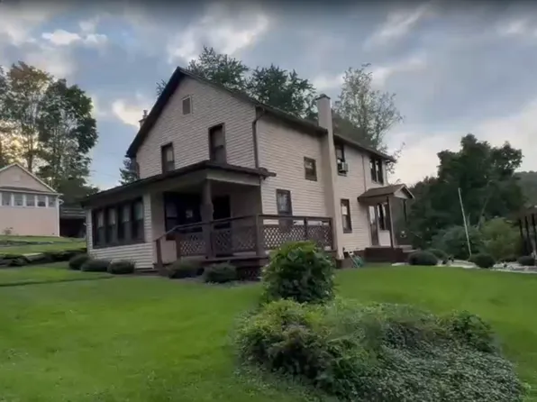212 Mountain Rd, Clarks Summit, PA 18411