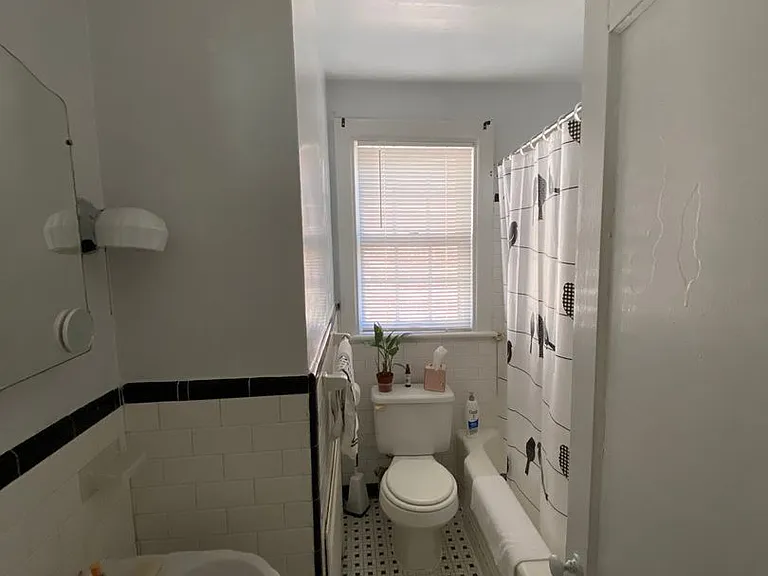 4201 Bromley Ln — Photo 11