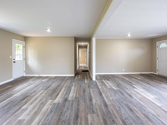 5th image of 904 Argos Ave