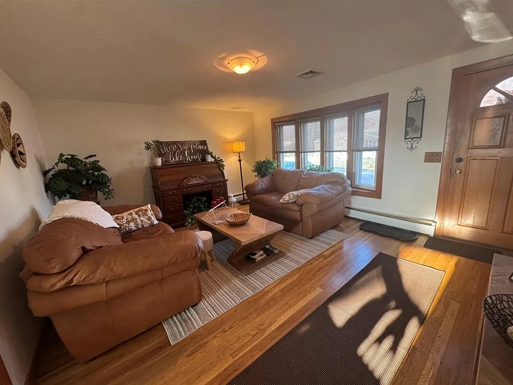 73 Armory Dr — Photo 2