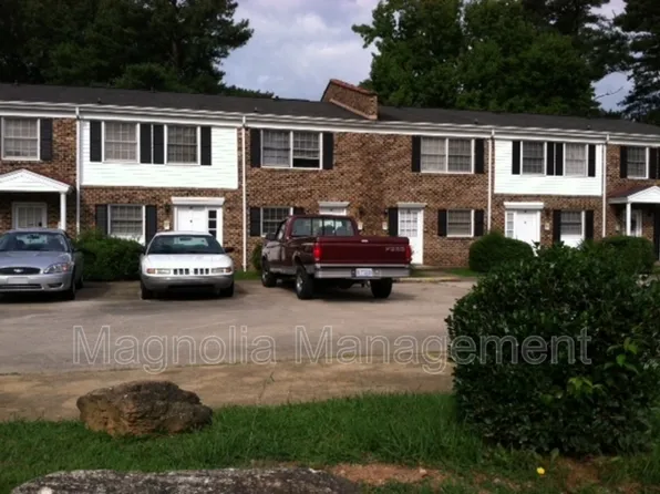 1932 Oxford Rd APT E, Henderson, NC 27536