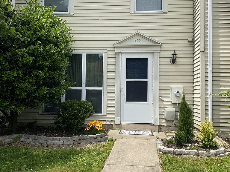 1248 Independence Sq — Photo 1