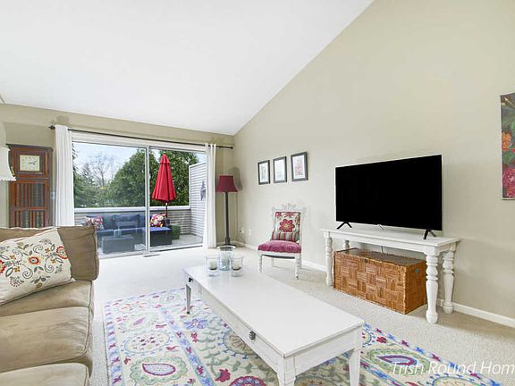 3rd image of 1210 Fairfield Dr #23