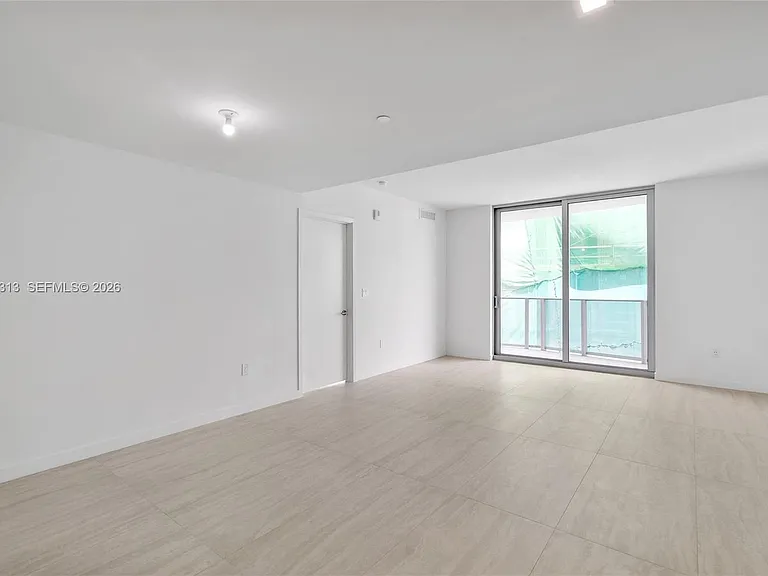 77 SE 5th St #4206 — Photo 4