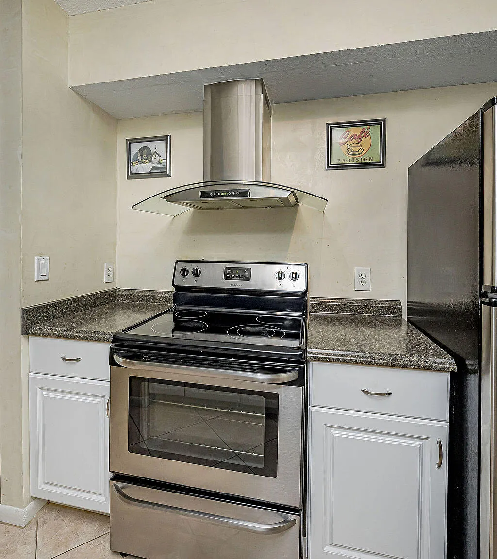 2 bed, 2.0 bath, 884 sqft, $2,000 — Photo 1