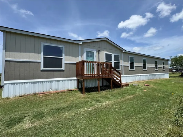 352 Packinghouse Rd, Taft, TX 78390